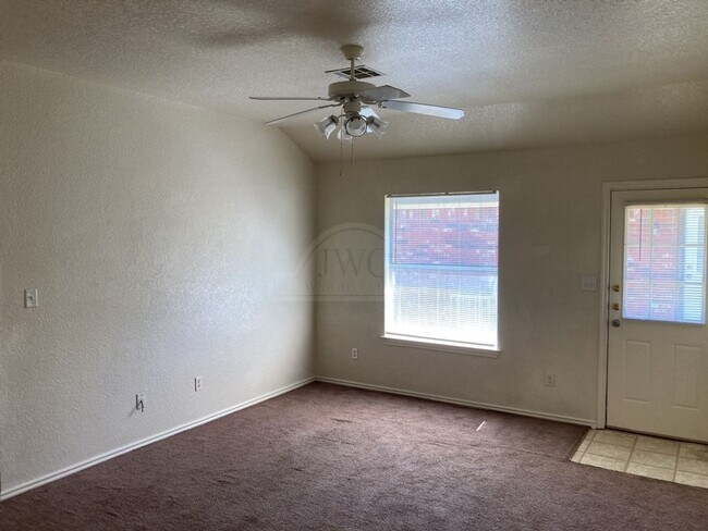 Building Photo - 3302 Toledo Dr
