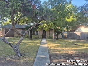 Building Photo - 205 Maple Dr