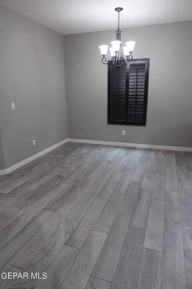 Foto del edificio - 13518 Selby St