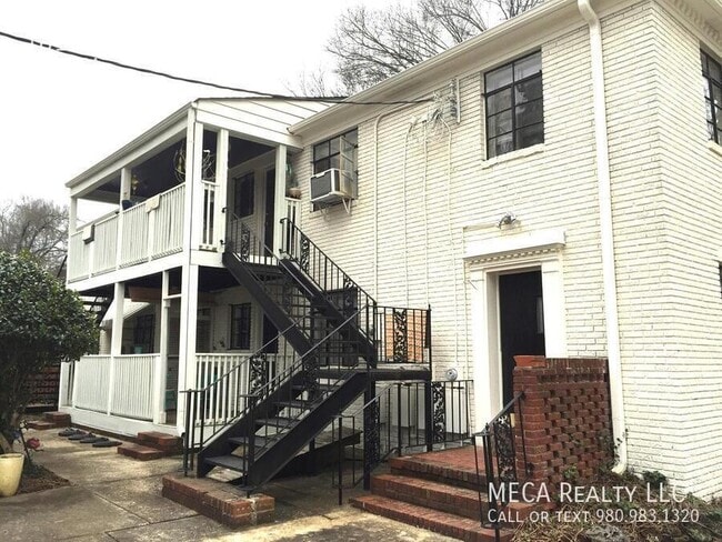 Building Photo - 1818 Club Rd