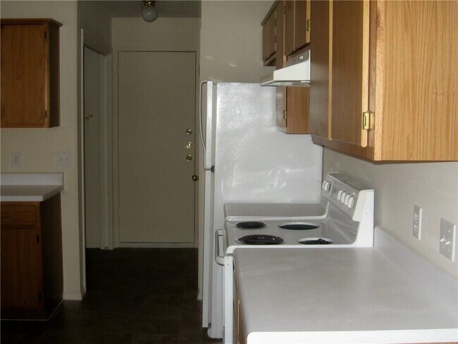 Building Photo - 9623 Sugar Hill Dr