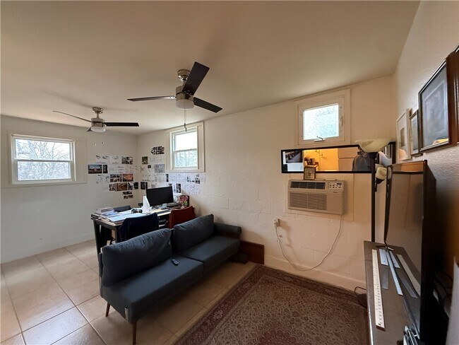 Foto del edificio - 101 S W Ave