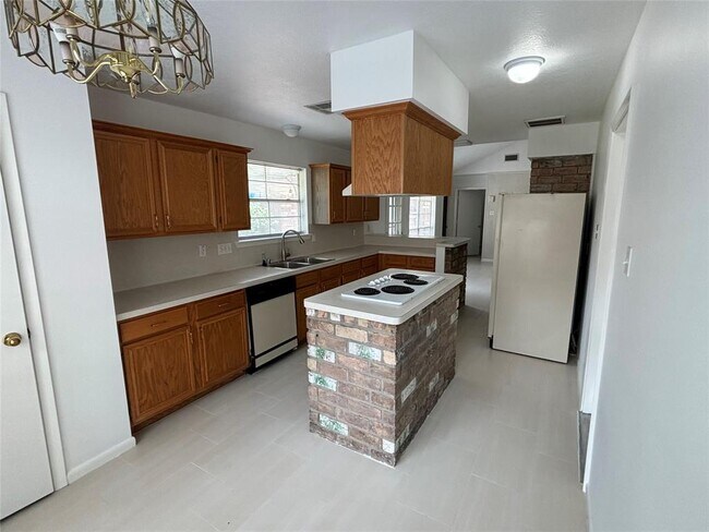 Building Photo - 7047 Woodfern Dr