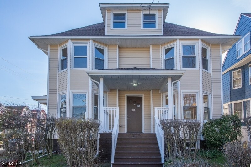 Primary Photo - 52 N Willow St