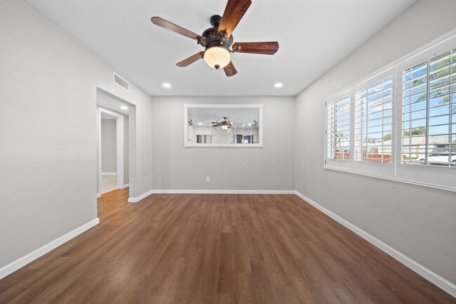 Building Photo - 2 Bedroom House for Rent