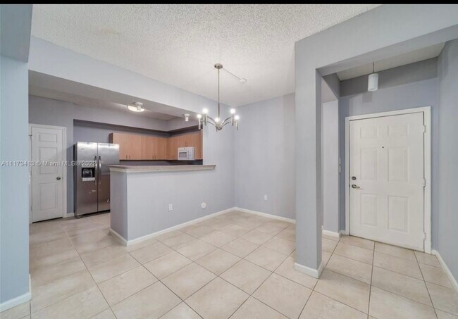 Foto del edificio - 533 NE 3rd Ave