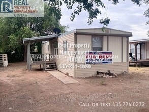 Building Photo - 3940 15530 W