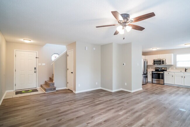 Foto del edificio - 6911 Youngberry Dr