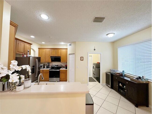 Foto del edificio - 5152 Woodfield Way