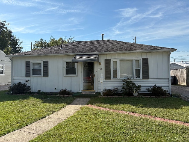 Building Photo - 909 Idlewild Dr