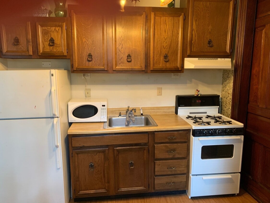 Primary Photo - Fab Frankford 1 Bedroom Apartment Availabl...