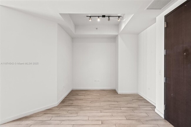 Foto del edificio - 999 SW 1st Ave