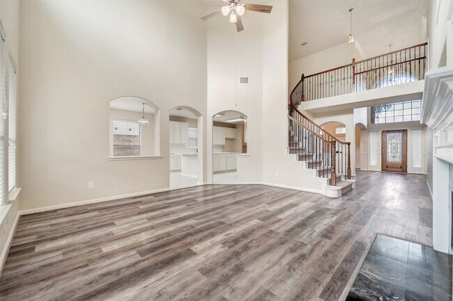 Foto del edificio - 8215 Still Oak Ln