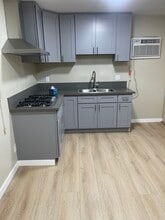 Building Photo - 1309 N Linwood Ave