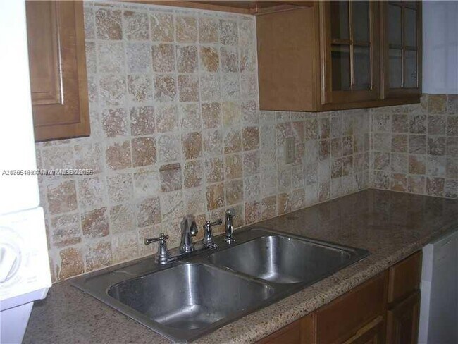 Building Photo - 13898 SW 90th Ave