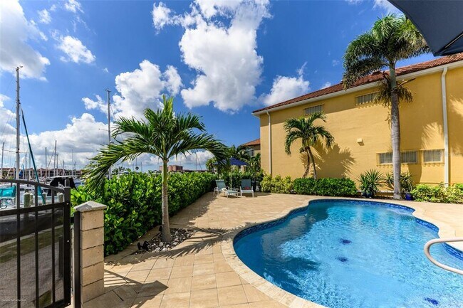 Foto del edificio - 3209 Sunset Key Cir