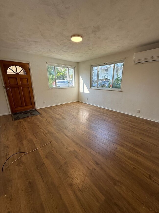 Photo - Carnegie/Scott 4 Bedroom, 2 Bathroom Home with Detached Garage