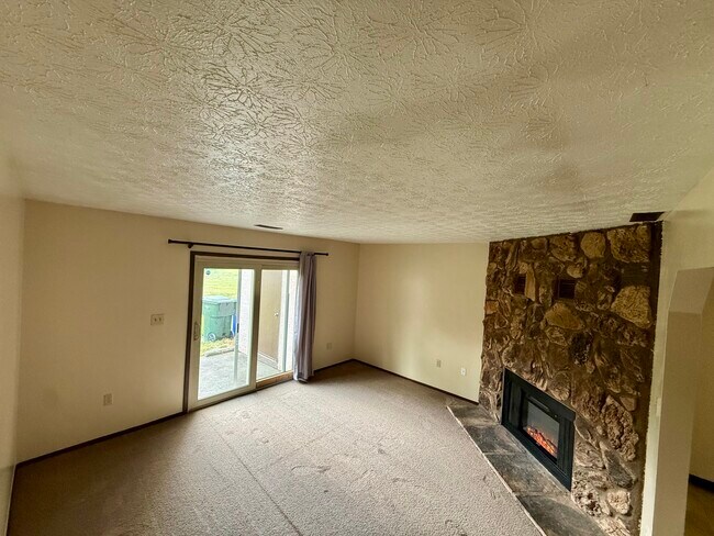 Foto del edificio - 5795 Pepperwood Ct