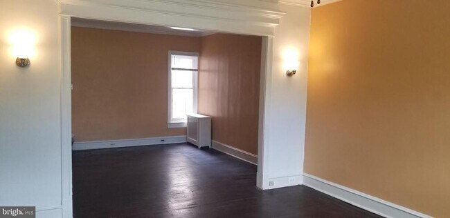 Building Photo - 6524 N Park Ave