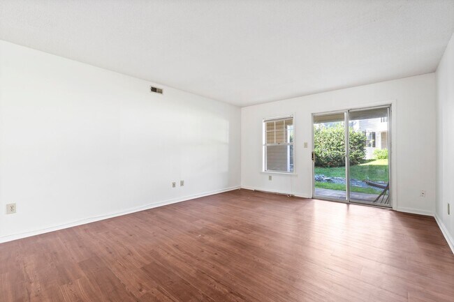 Foto del edificio - Kensington Trace Condo 2bed, 2bath,  Near ...