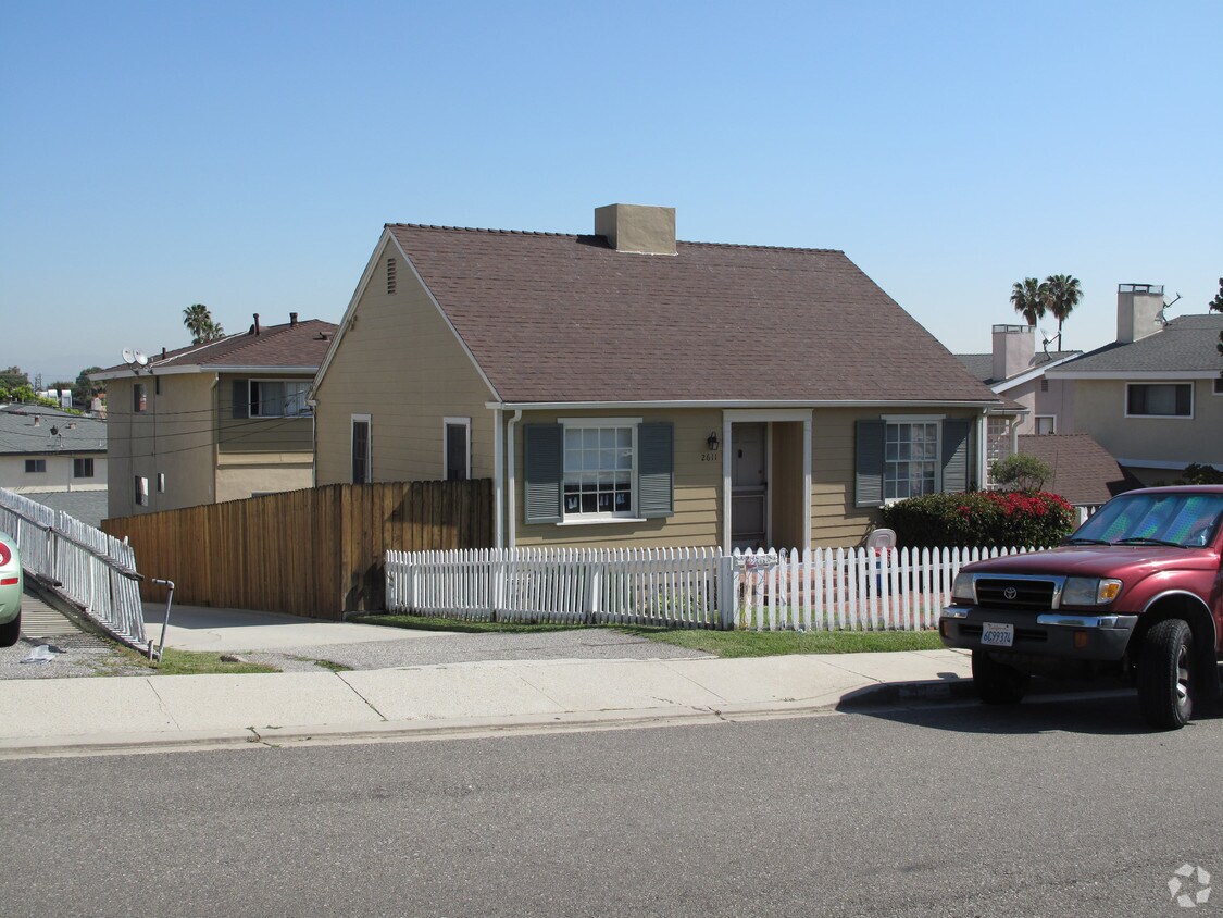 Building Photo - 2611-2613 Voorhees Ave