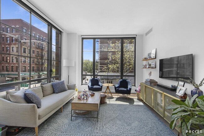 Foto del edificio - 438 E 12th St