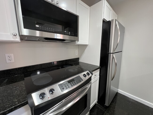 Building Photo - 1661 Washington St