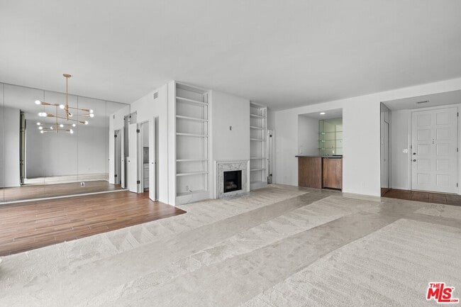 Building Photo - 1167 S Roxbury Dr