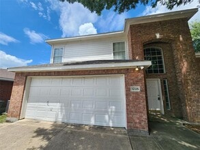 Building Photo - 1225 Lake Haven Dr