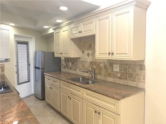 Building Photo - 1651 NE Miami Gardens Dr