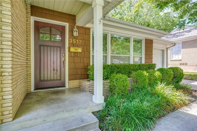 Foto del edificio - Spacious 5 Bedroom Home Near TCU Available 6/15/27