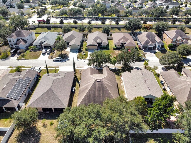 Foto del edificio - Move-In Ready Home with Open Layout and Op...