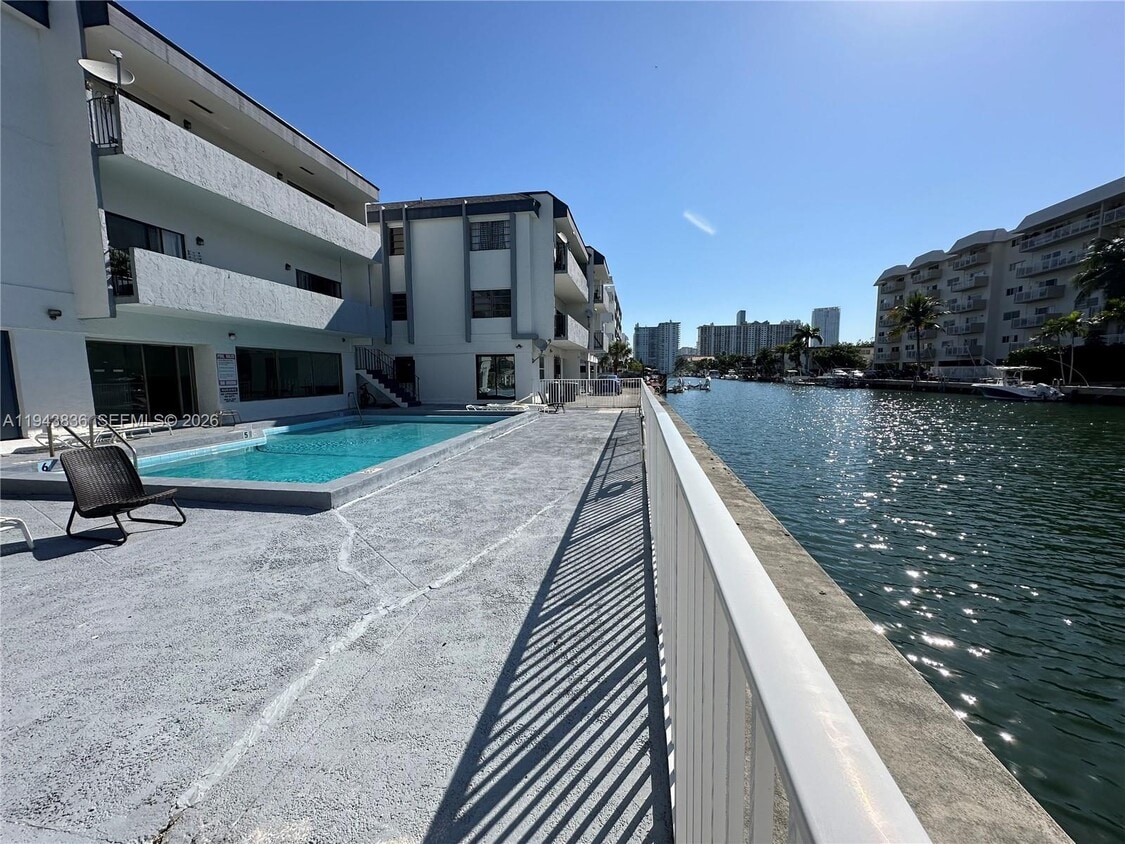 Foto del edificio - 3582 NE 171 St