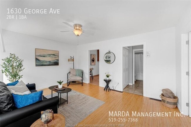 Building Photo - CHARMING 2 BED/1 BATH BUNGALOW - EAST WIND...