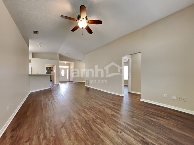 Building Photo - 6291 Ironside Dr N