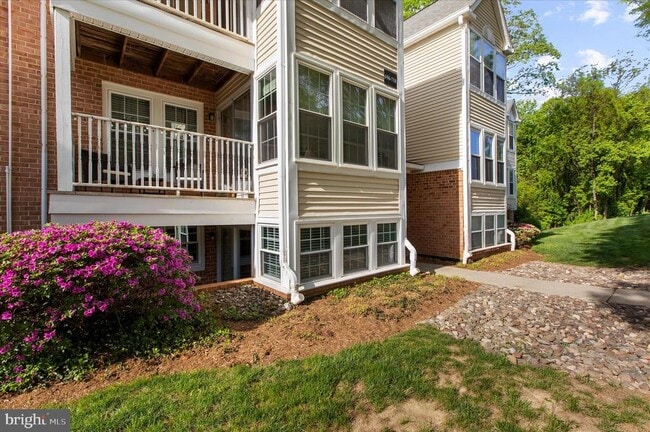 Building Photo - 696 Southern Hills Dr