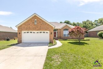Building Photo - 1212 Willow Bend