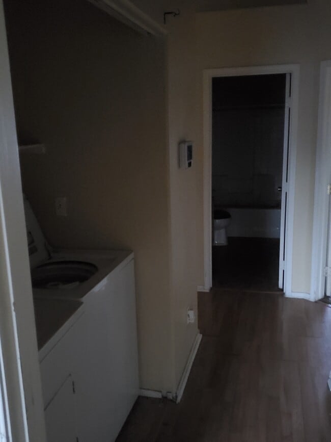 Laundry area - 2024 Emerald Green Ave