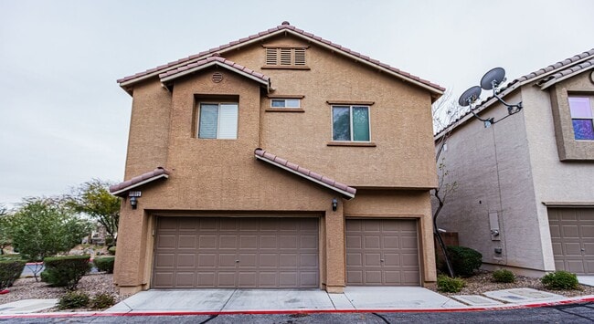 Foto del edificio - 4 Bedroom home located in Mountain's Edge