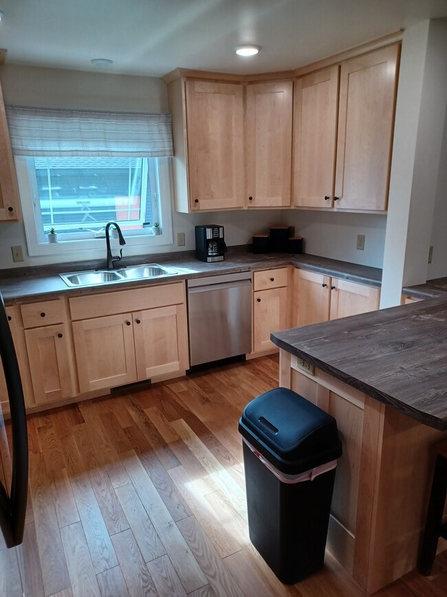 Building Photo - 512 Farnam St