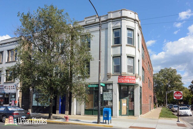Foto del edificio - 2101 N Western Ave