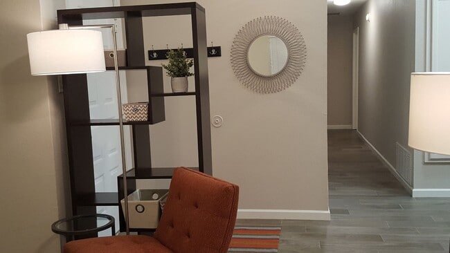 Entryway, hallway to bedrooms - 13519 Harvest Bnd
