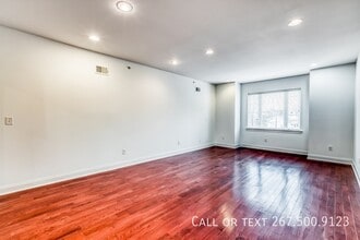 Building Photo - 1456 E Columbia Ave