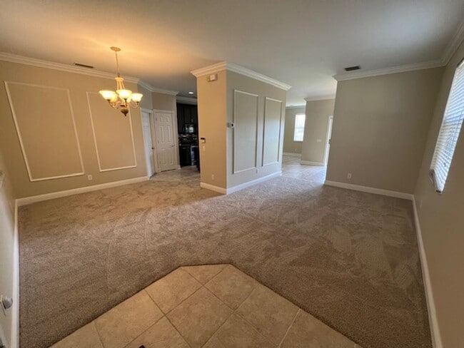 Building Photo - Country Chase