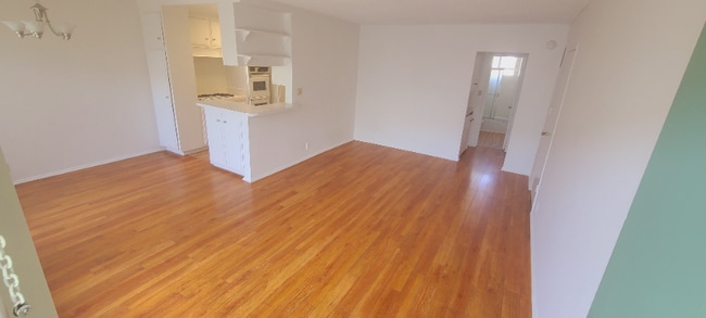 Building Photo - 458 Hayworth Ave