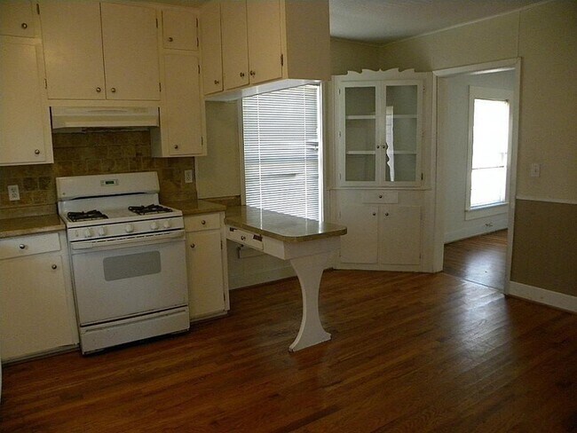Building Photo - 603 Landrum