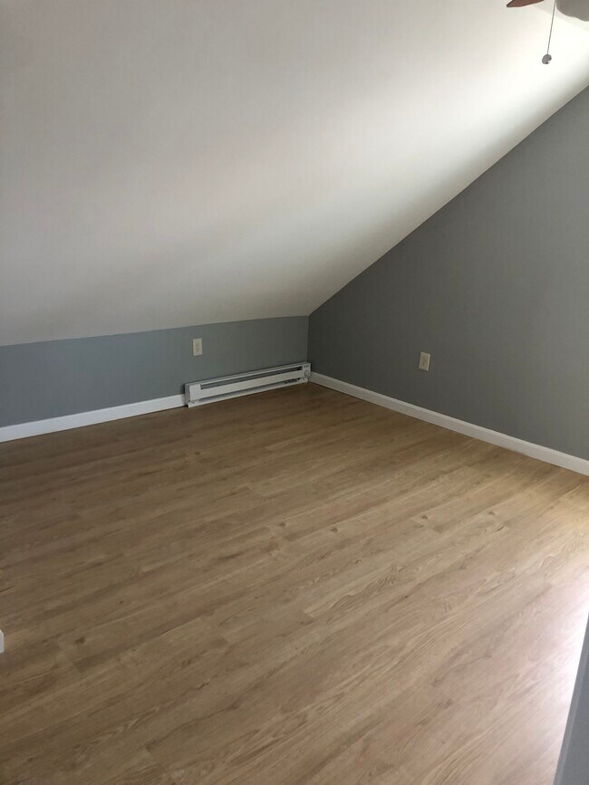 Building Photo - 128 Purchase St