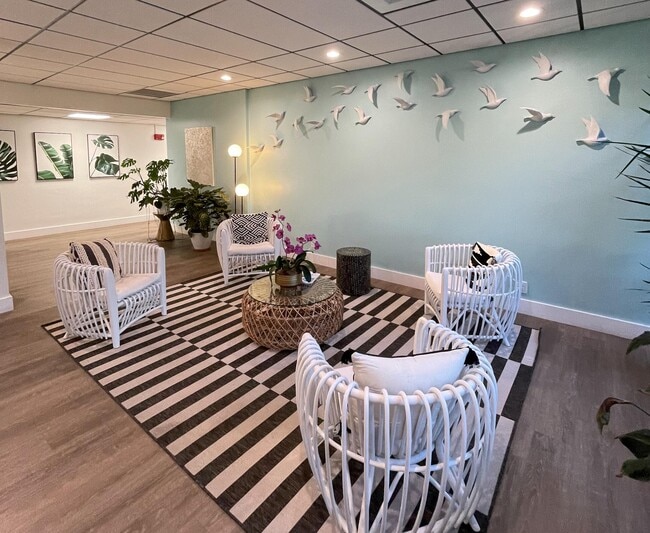 Foto del edificio - 880 NE 69th St