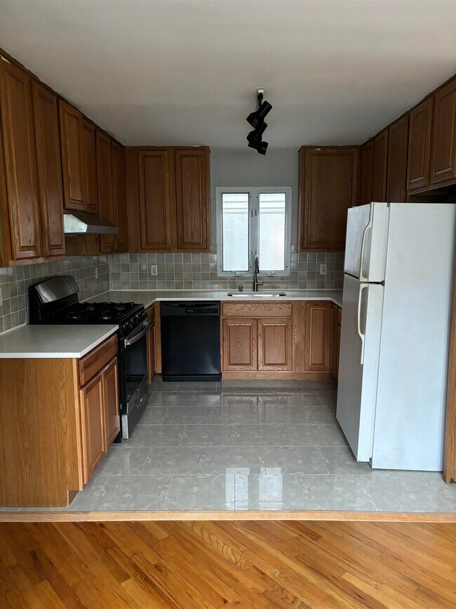 Building Photo - 1401 51st St