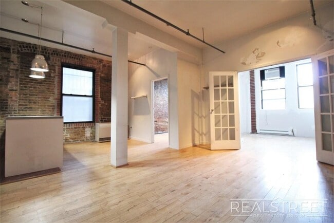 Building Photo - 2 BED LOFT in Williamsburg with Views!